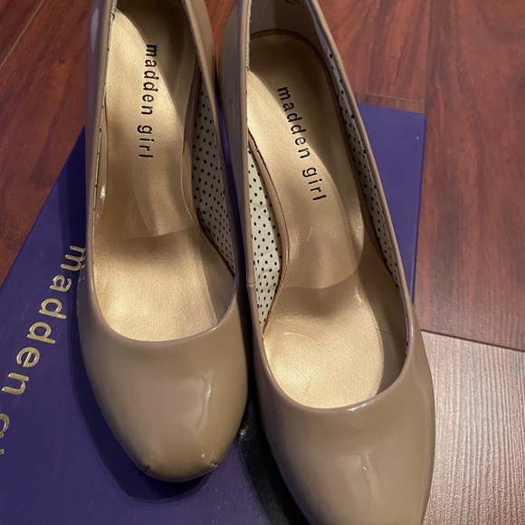 High heels - Picture 2 of 4